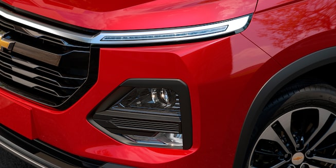 Luces delanteras de halógeno y faros delanteros para Chevrolet Captiva 2023, mejor camioneta familiar.